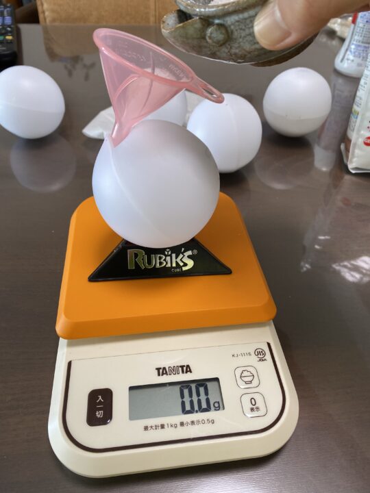 ジャグリングボールを作る
ボールの中に砂を入れる